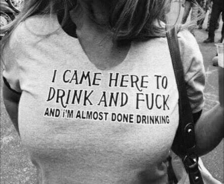 я прибыла попить и потрахаться.jpg