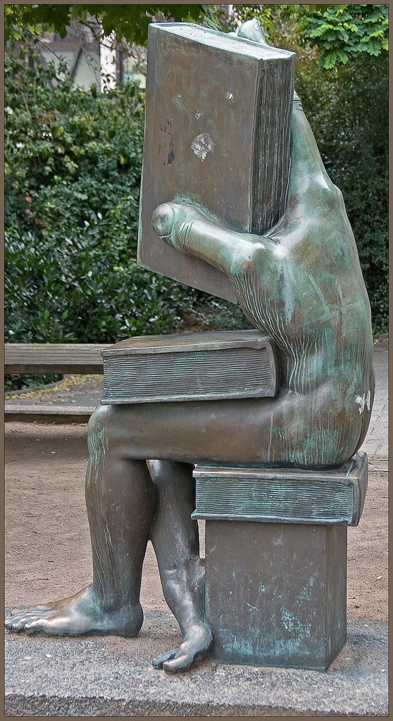 0c884da9214f8dd206f5c63b6d30dac9--book-sculpture-art-sculptures.jpg