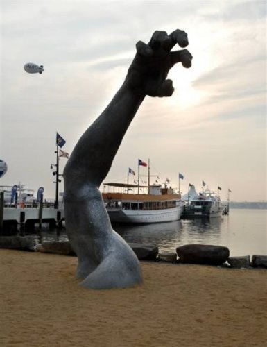 1318255041_monuments-3.jpg