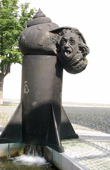 1353356345_02.jpg