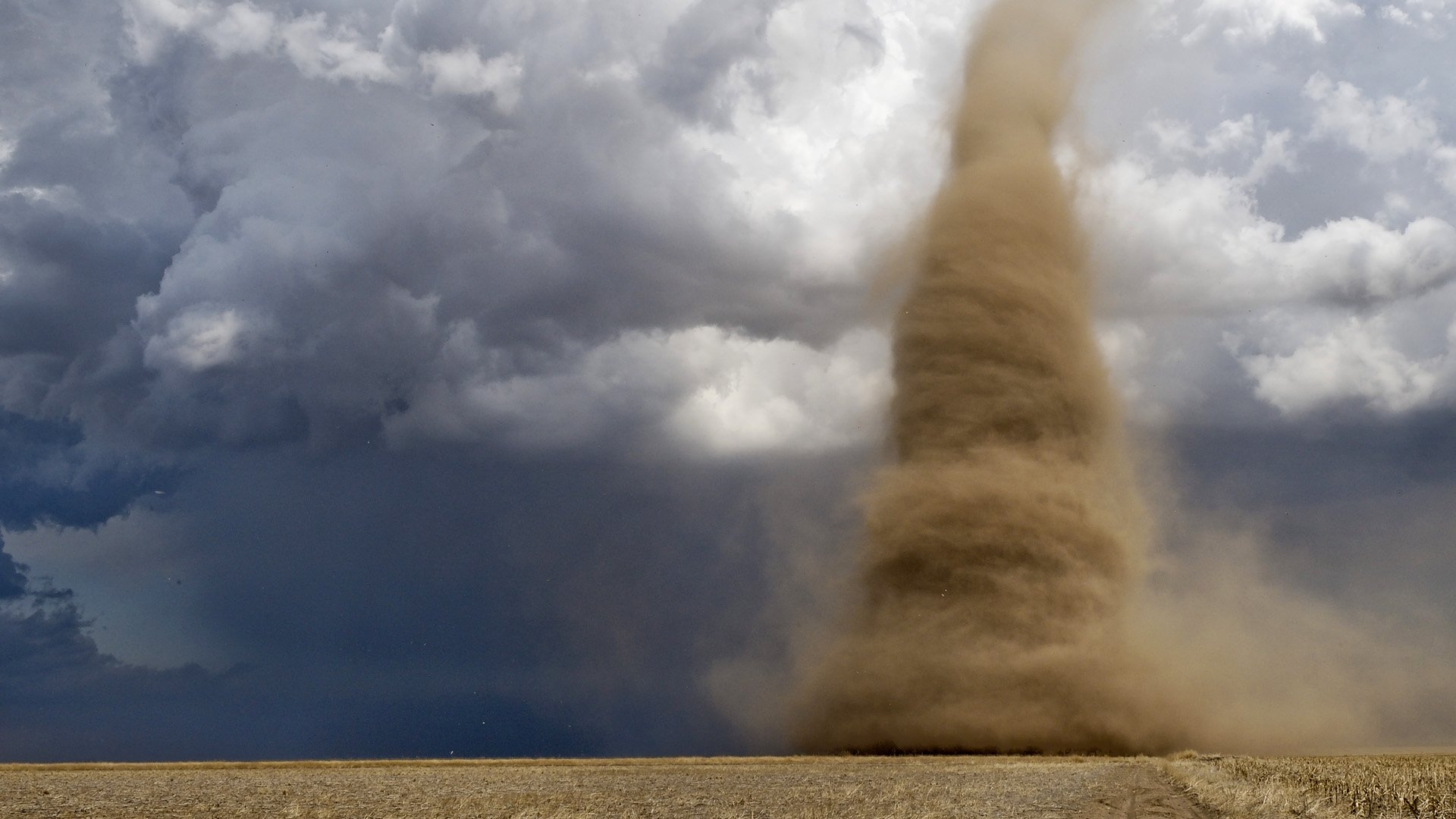 1372875728_tornado-5.jpg
