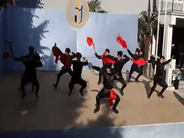 591afc8833f00.gif