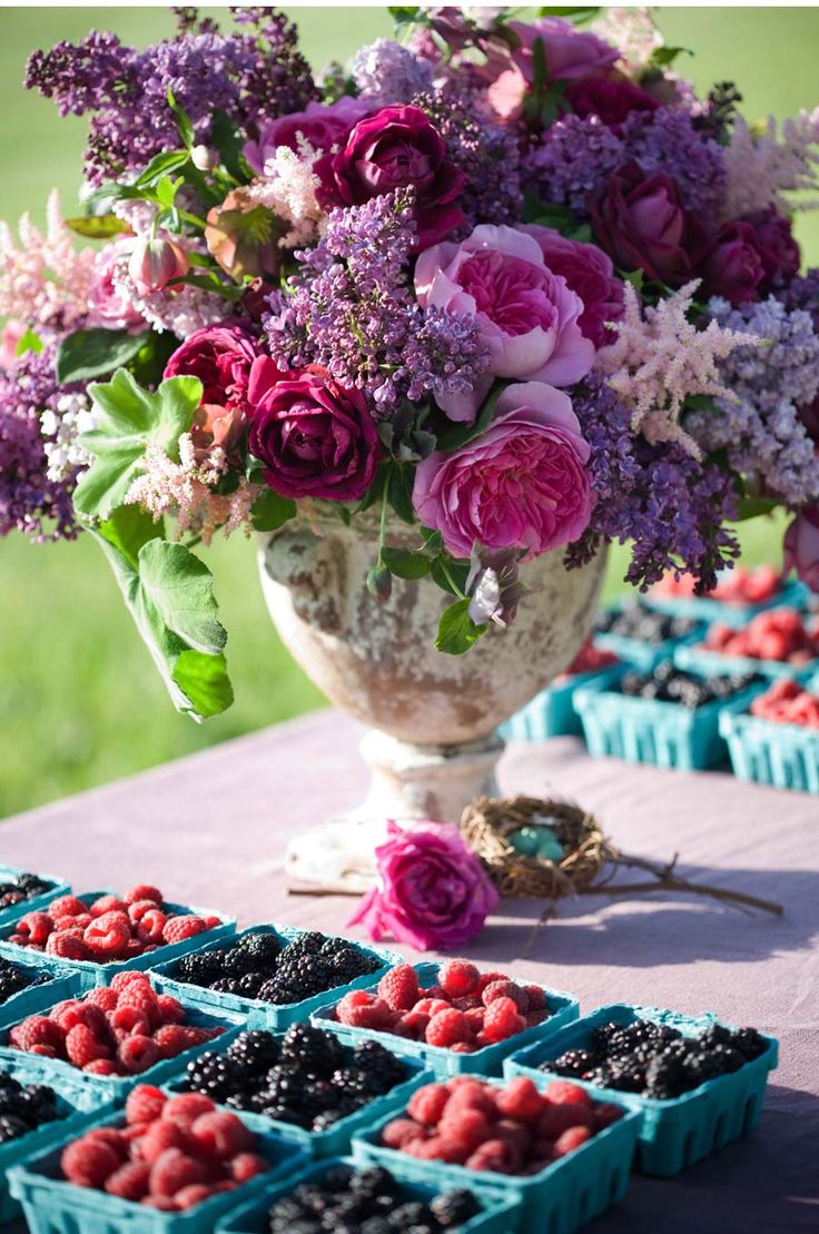 5a181187f7651f5b8ef9223e26c933f6--floral-centerpieces-floral-arrangements.jpg