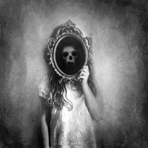 amazed-bad-girl-fear-mirror-Favim.com-2986284.jpg