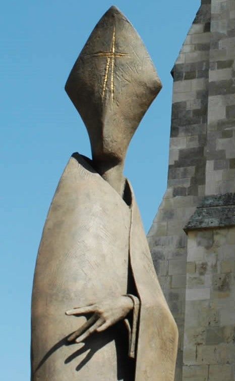 ba9258e2ee747a0557e5bb24b001e69a--outdoor-sculpture-stone-sculpture.jpg