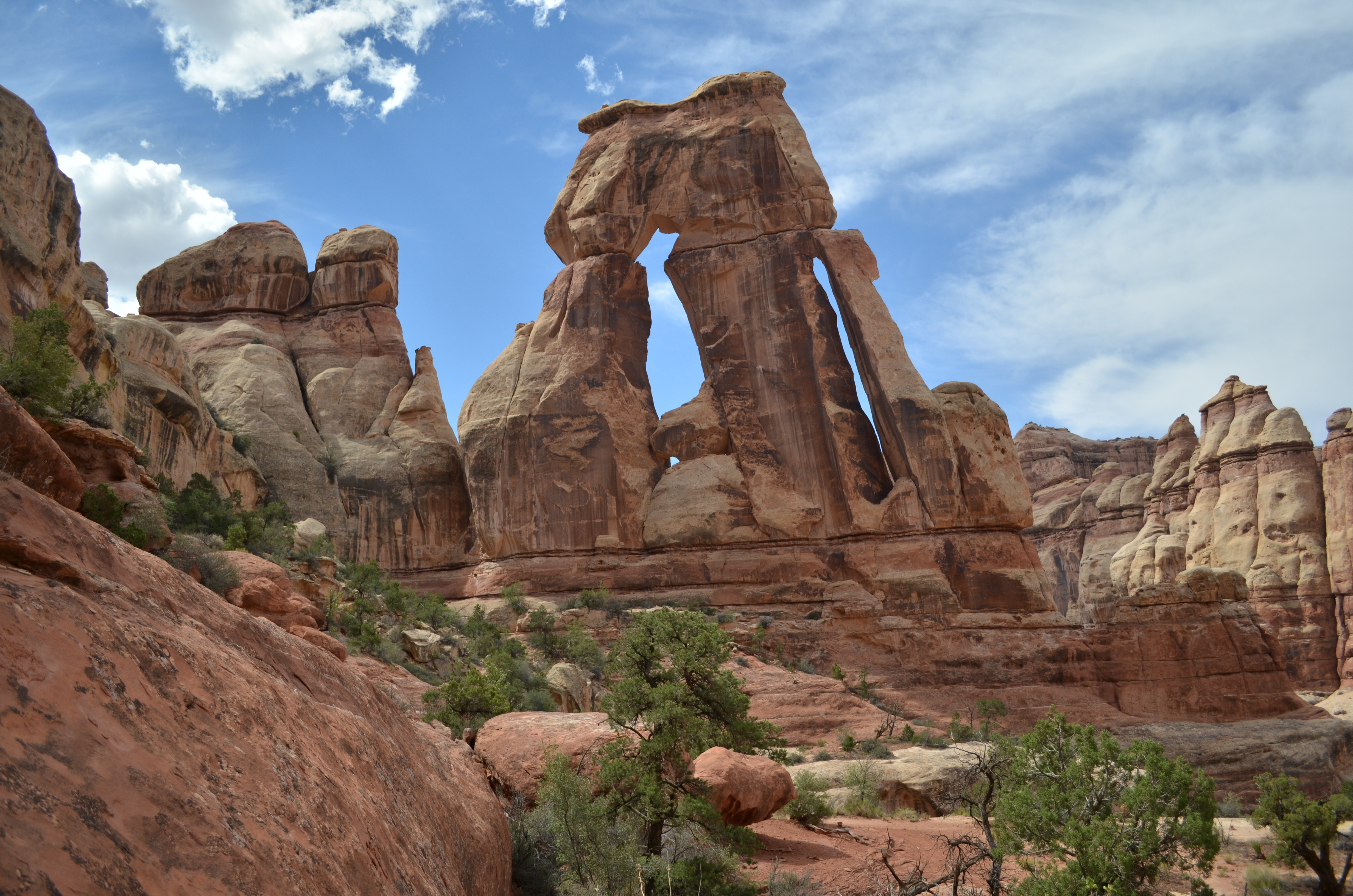 Druid_Arch._Needles_District._Canyonlands_UT._(9862534466).jpg