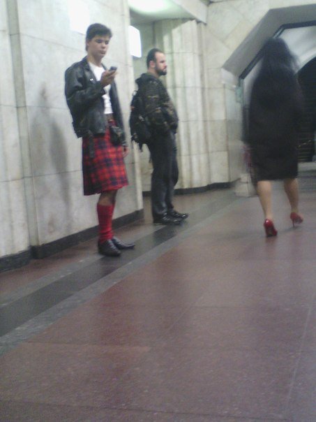 modnye_ljudi_v_metro_moskvy_20_foto_10.jpg