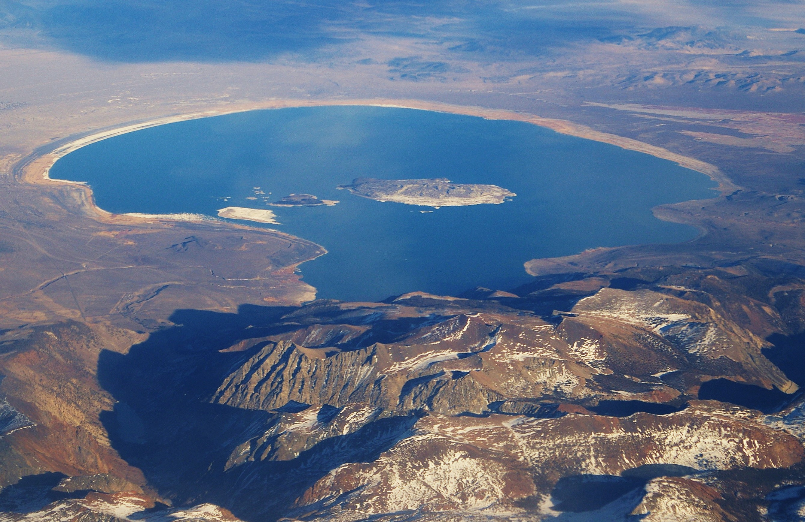 Mono_Lake,_CA.jpg