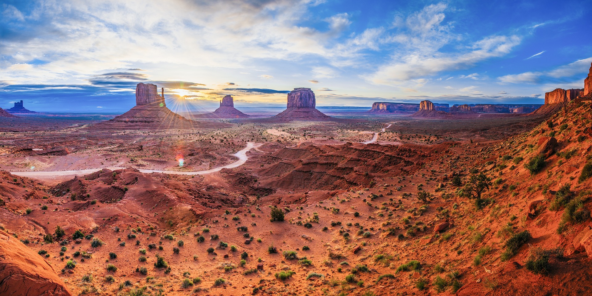 monument-valley-1081996_1920.jpg