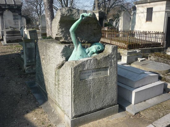 pere-lachaise-cemetery.jpg
