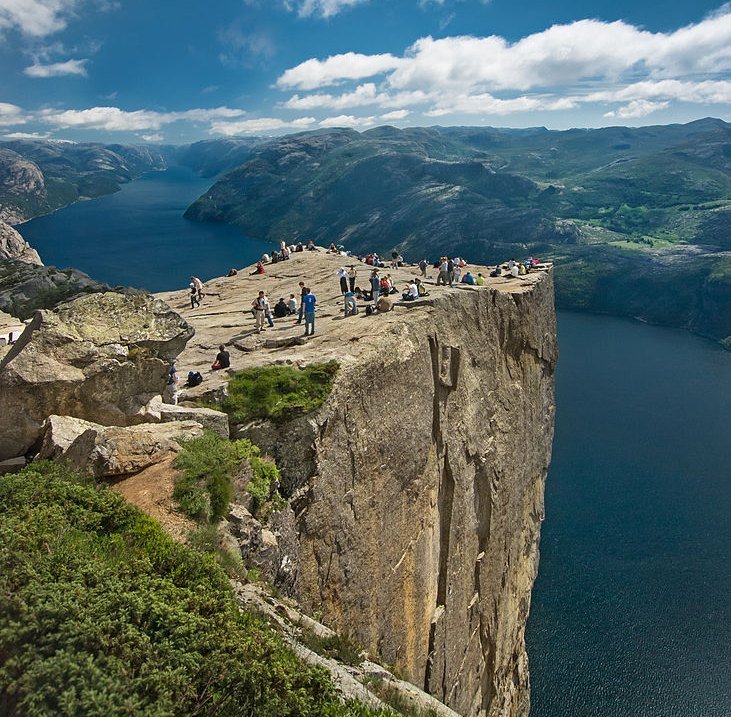 Preikestolen.jpg