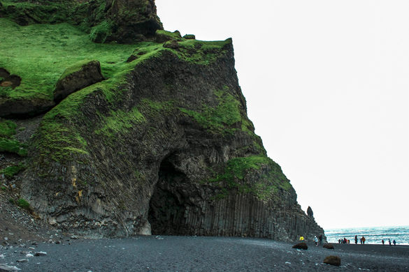 Reynisdrangar1.jpg