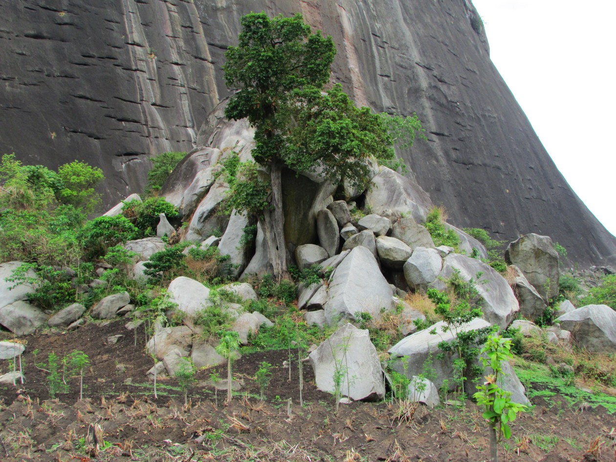 rocks-zuma-rock.jpg