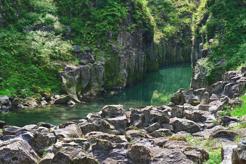 Takachiho-Gorge-Japan.jpg.824x0_q85.jpg