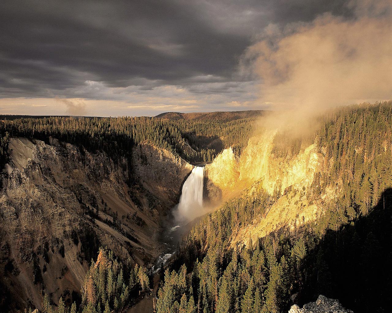 yellowstone_national_park__wyoming__usa.jpg